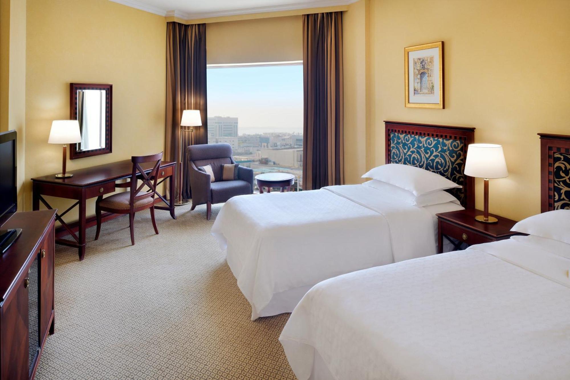 シェラトン ダンマン ホテル ＆ コンベンションセンター ダンマーム エクステリア 写真 A guest room at the Sheraton Riyadh Hotel