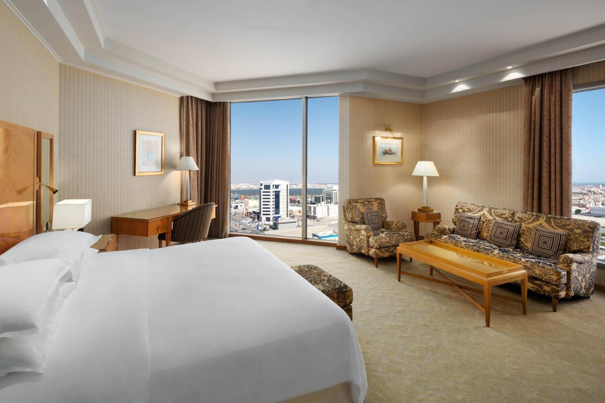 シェラトン ダンマン ホテル ＆ コンベンションセンター ダンマーム エクステリア 写真 A guest room at the Jumeirah Atlantis